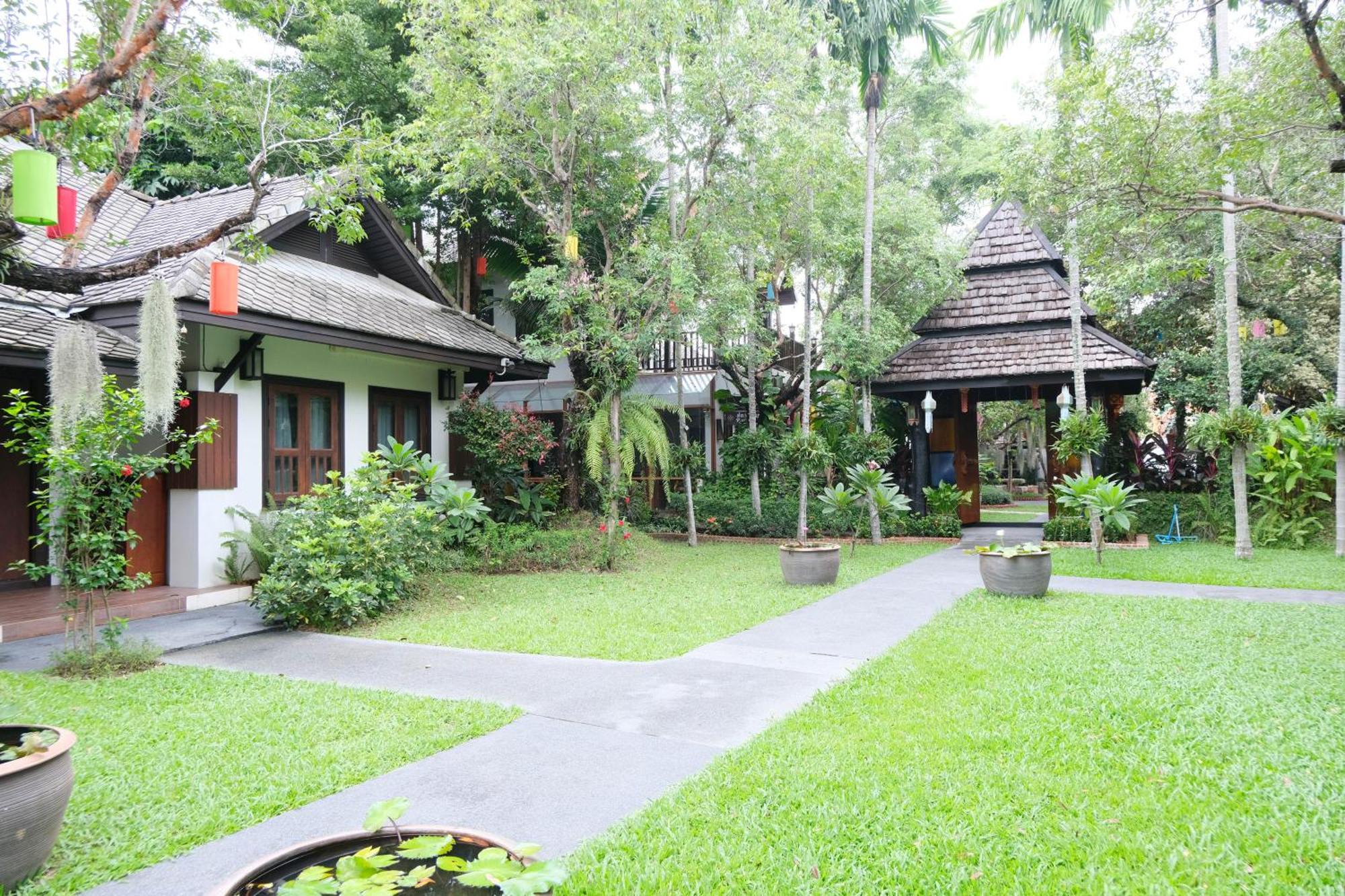 Vimarn Kaew Village And Resort Chiang Mai Exteriör bild