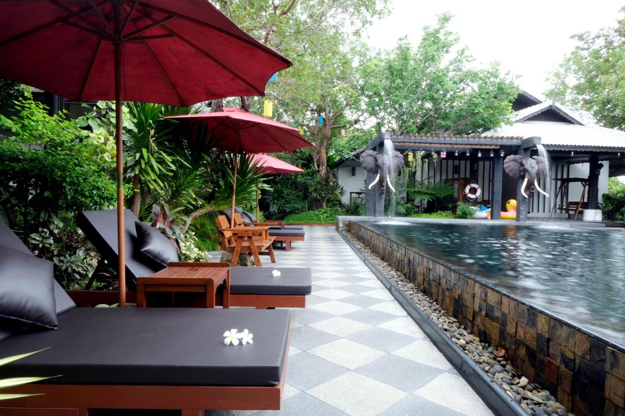 Vimarn Kaew Village And Resort Chiang Mai Exteriör bild