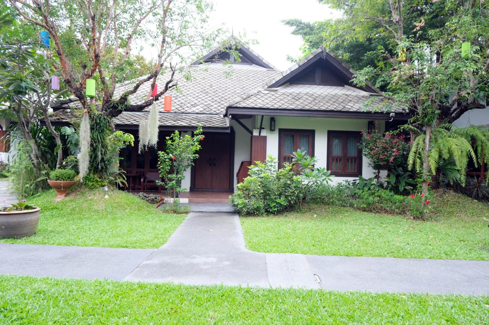 Vimarn Kaew Village And Resort Chiang Mai Exteriör bild